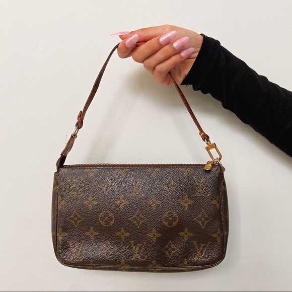 *SOLD* Louis Vuitton Pochette - Picture 3 of 3